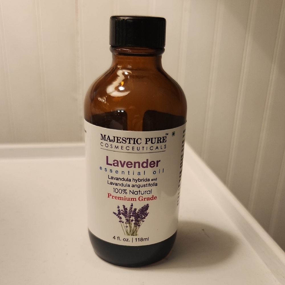 NWT - Lavender Aromatherapy Essential Oil Bottle